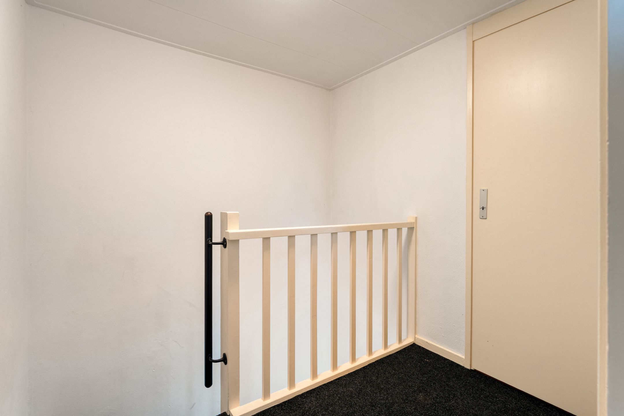 Photo 33 of E E G laan 84