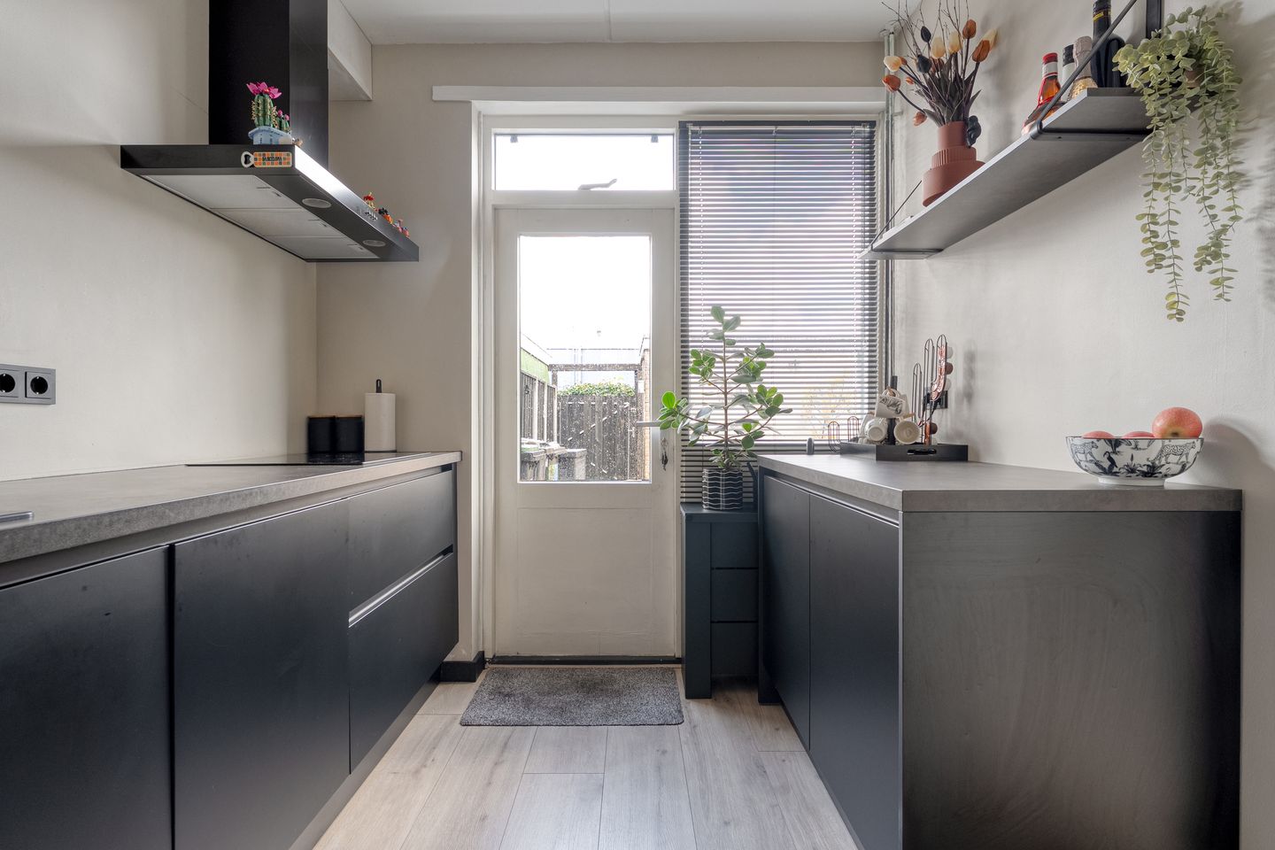 Photo 19 of E E G laan 84