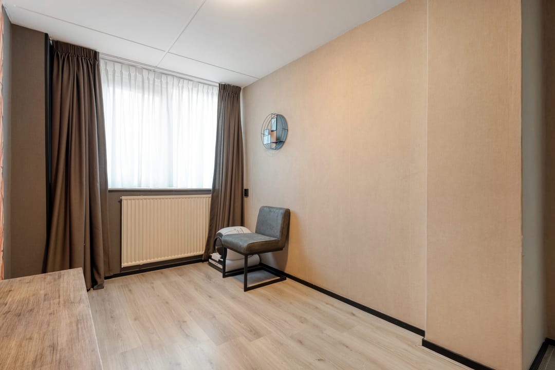 Photo 28 of E E G laan 84