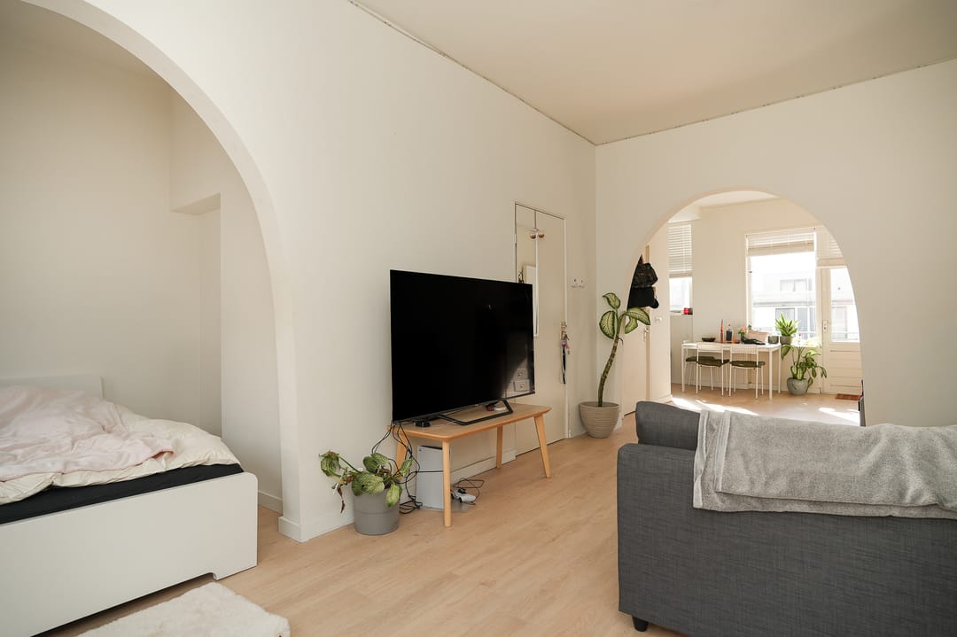 Spacious Upper Floor Apartment with Balcony in Lombok-Oost — 14