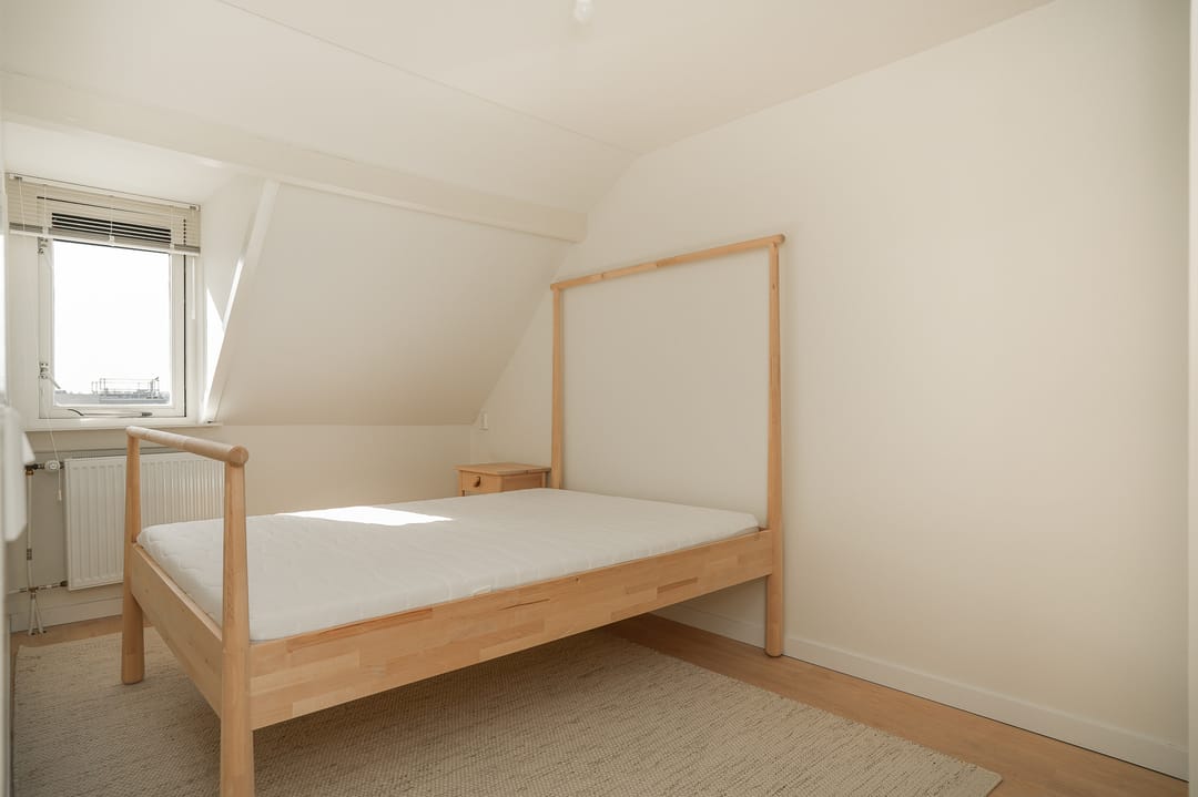 Spacious Upper Floor Apartment with Balcony in Lombok-Oost — 28