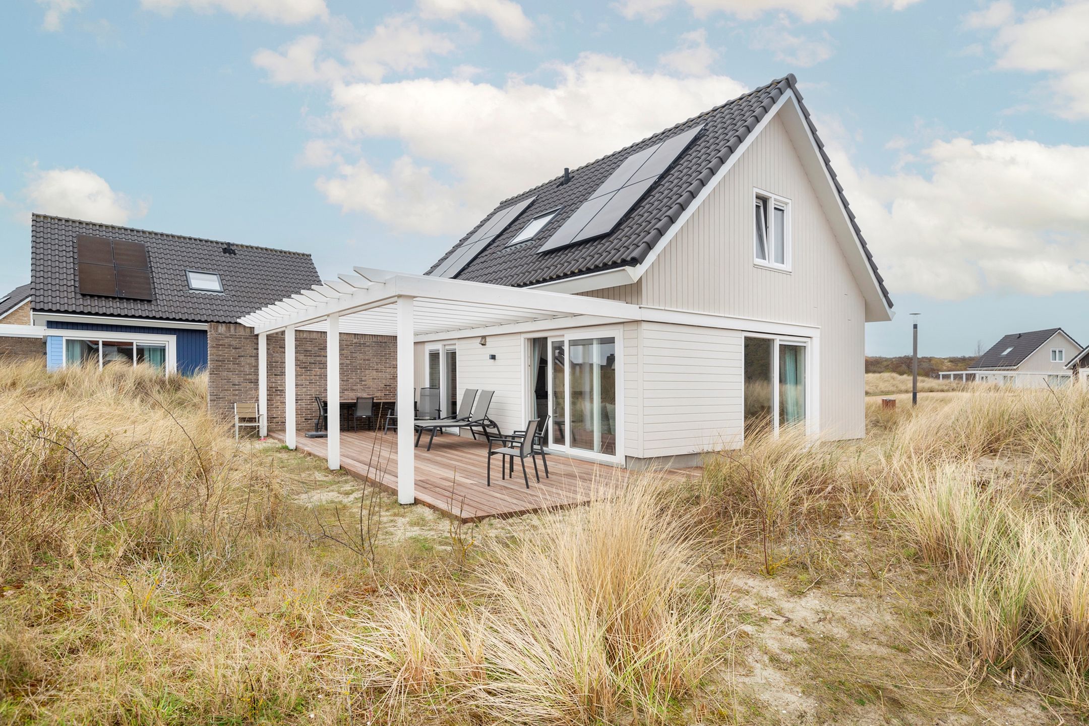 3-bedroom freehold villa in Ouddorp — photo 1 of 5