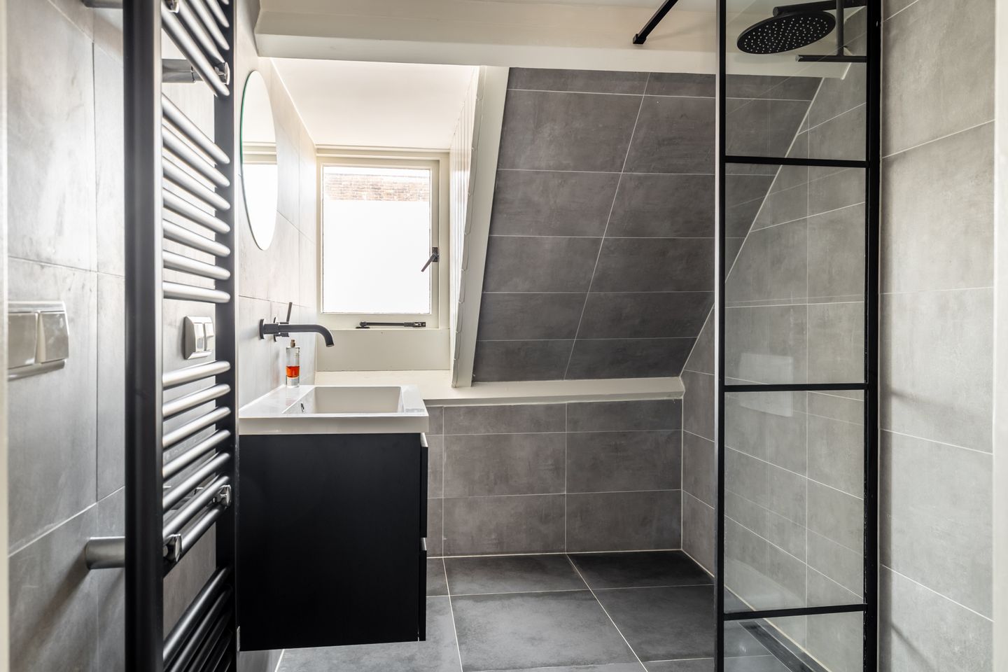 Foto 44 van Generaal van der Plaatstraat 6