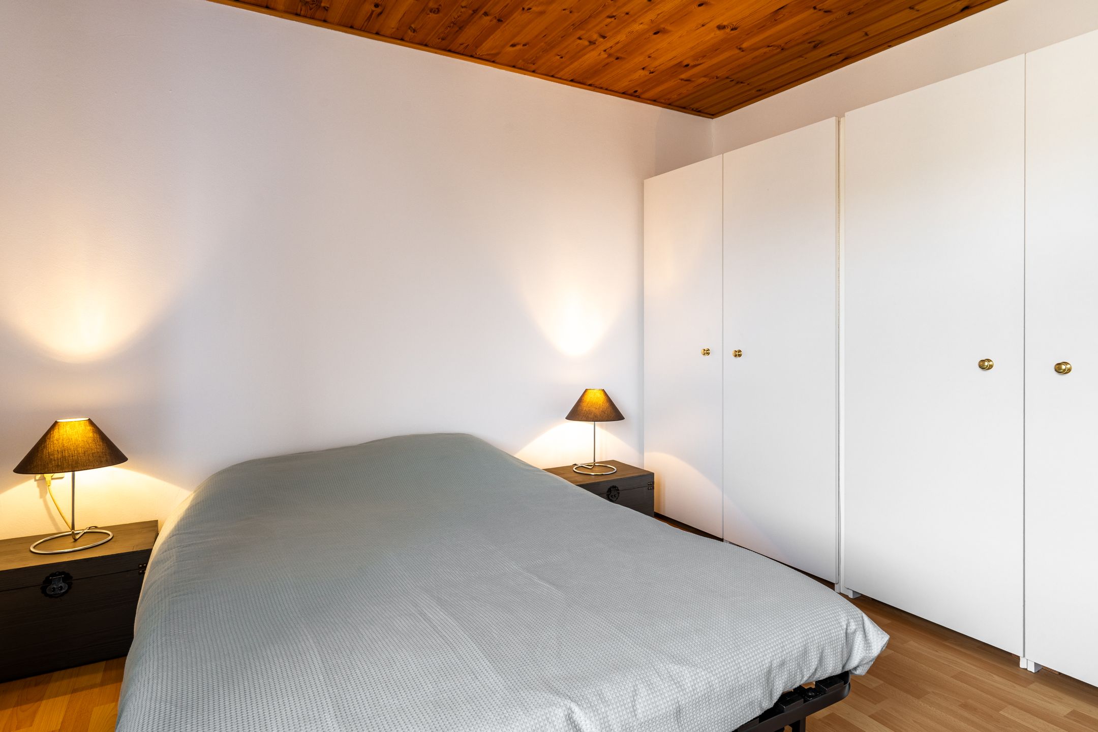 Family Home with Garage and 4 Bedrooms in Child-Friendly Neighborhood — 13