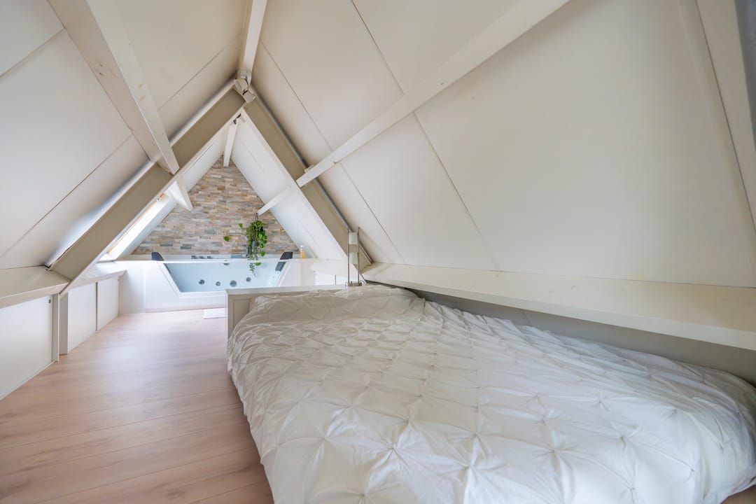 Charming Loft Apartment with Mezzanine and Balcony on the Oudegracht — 13