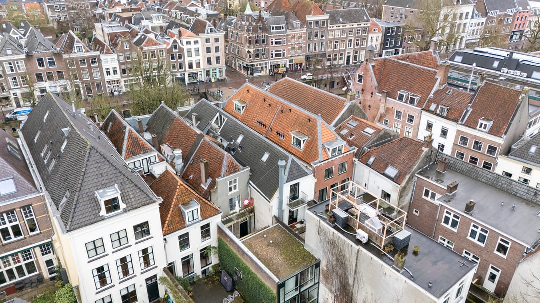 Charming Loft Apartment with Mezzanine and Balcony on the Oudegracht — 31