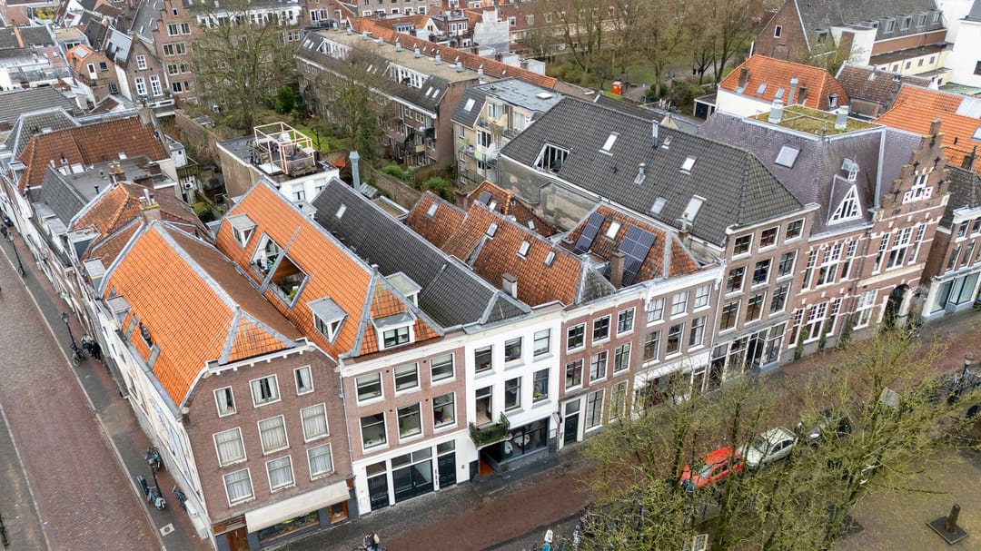 Charming Loft Apartment with Mezzanine and Balcony on the Oudegracht — 30