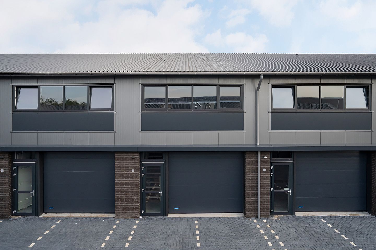 View photo 2 of Dirk Verheulweg 42