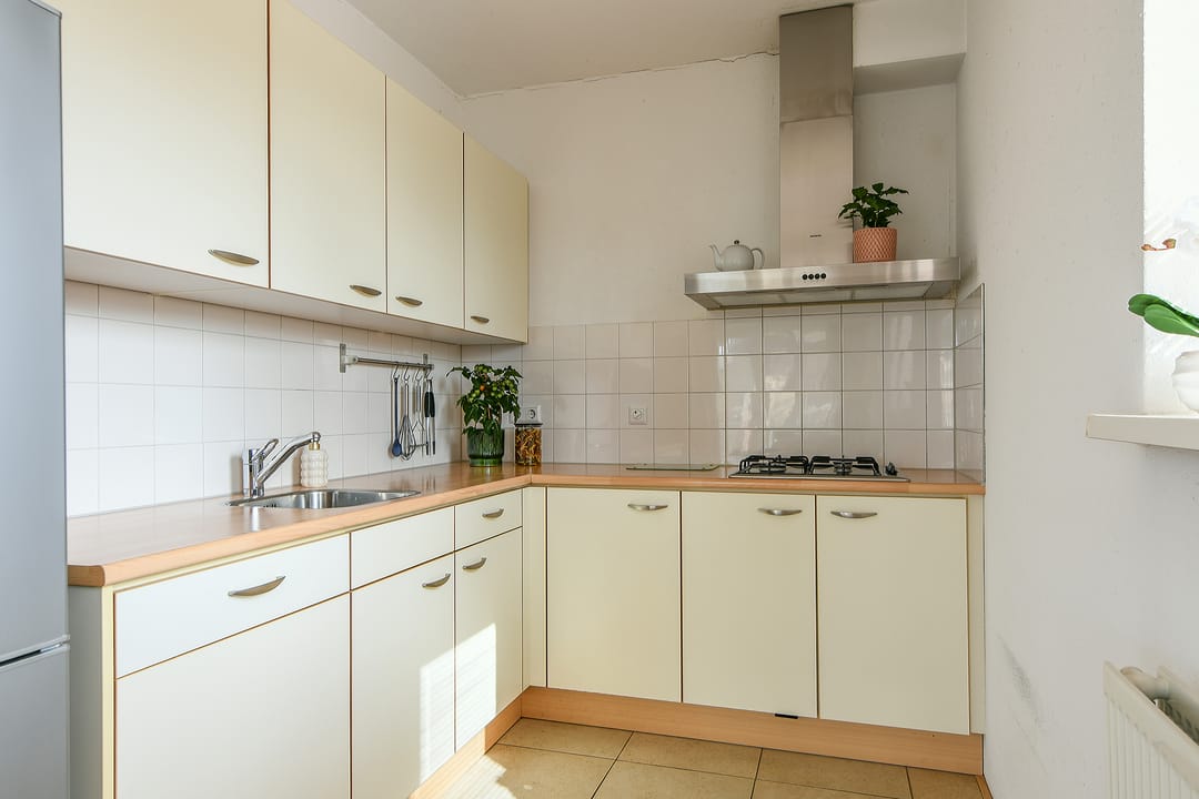 Spacious corner apartment with 3 bedrooms and private parking in Floriande West — 15