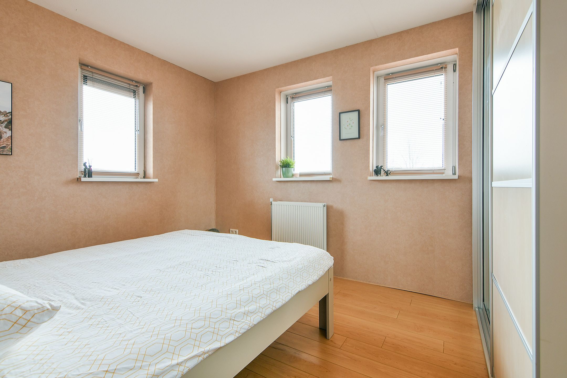 Spacious corner apartment with 3 bedrooms and private parking in Floriande West — 20