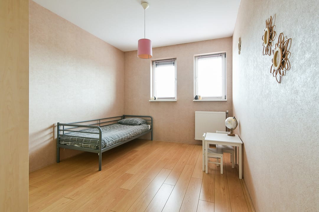 Spacious corner apartment with 3 bedrooms and private parking in Floriande West — 25
