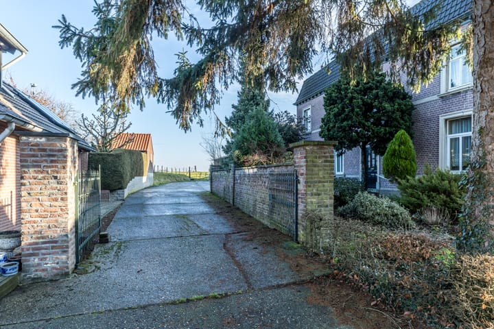 Photo 4 of Dorpstraat 45