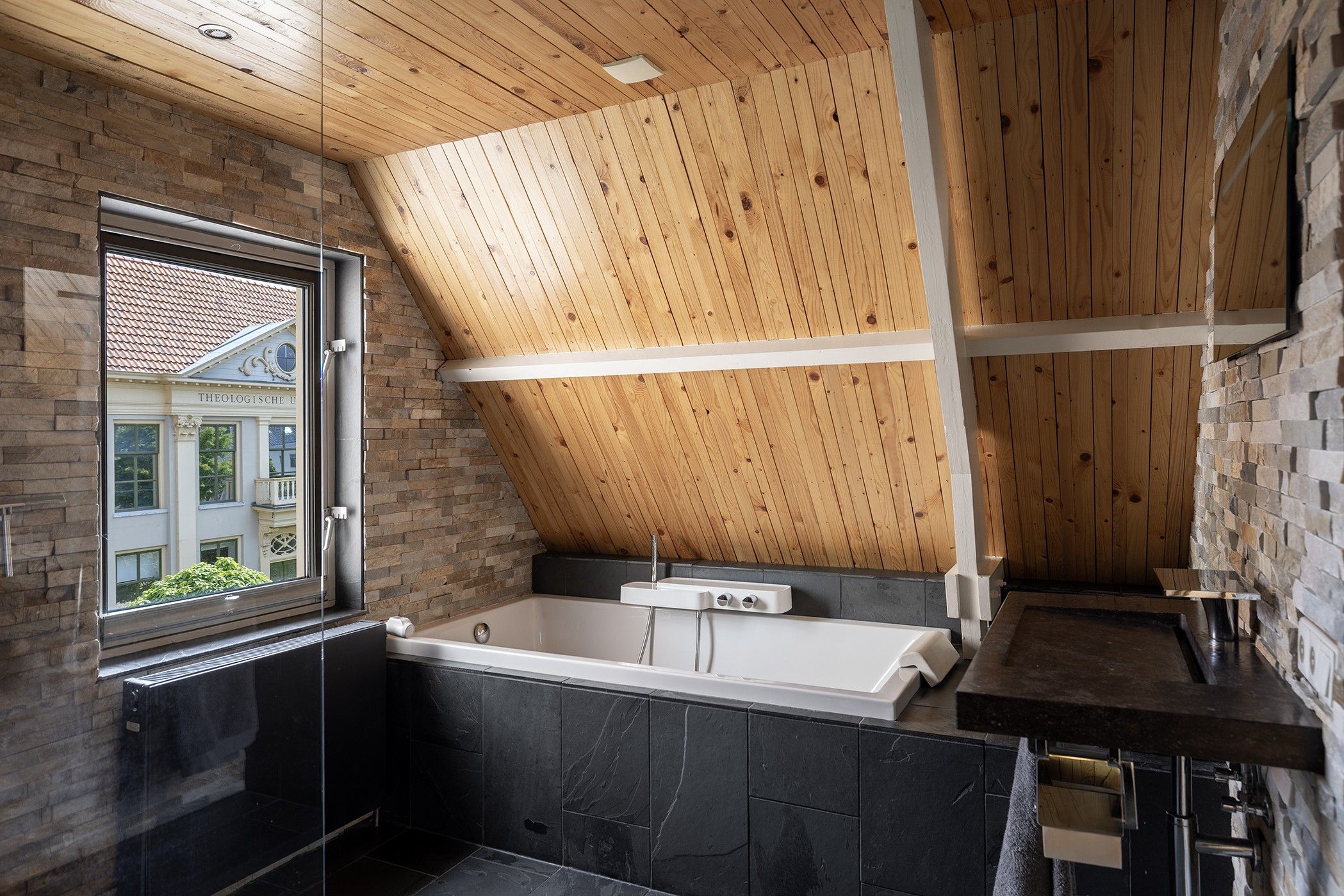 Photo 42 of Voorstraat 1