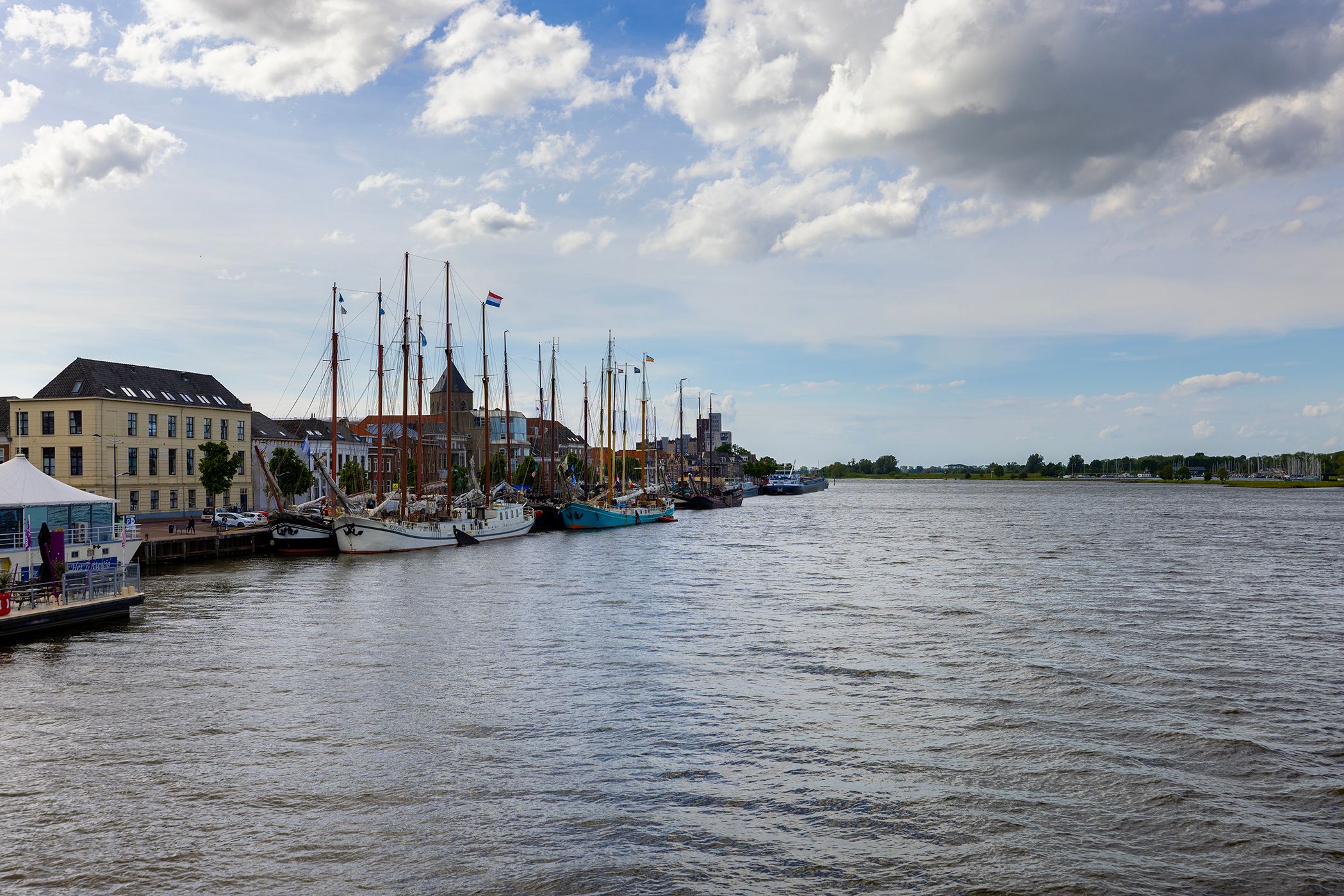 Photo 51 of Voorstraat 1