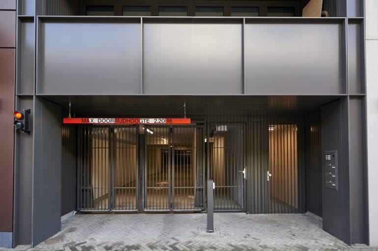 Foto 1 van Oostenburgermiddenstraat