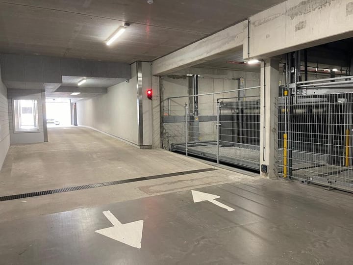 Photo 2 of Oostenburgermiddenstraat