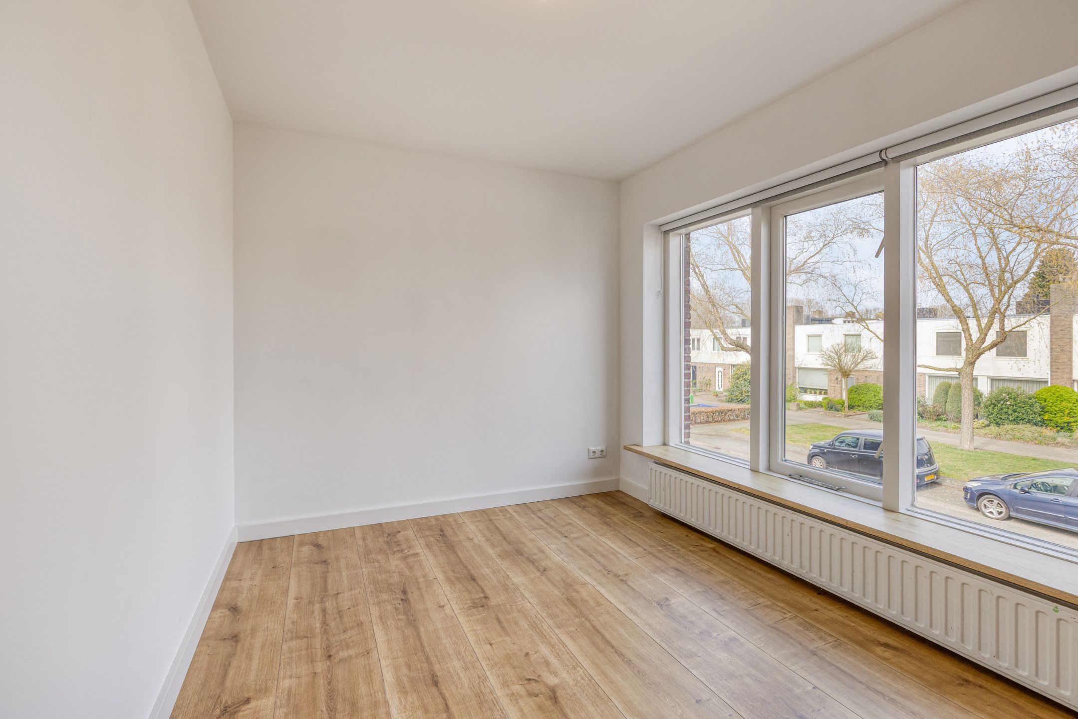 Well-Maintained Semi-Detached Home with Garage, Driveway and South-Facing Garden in Oss — 20