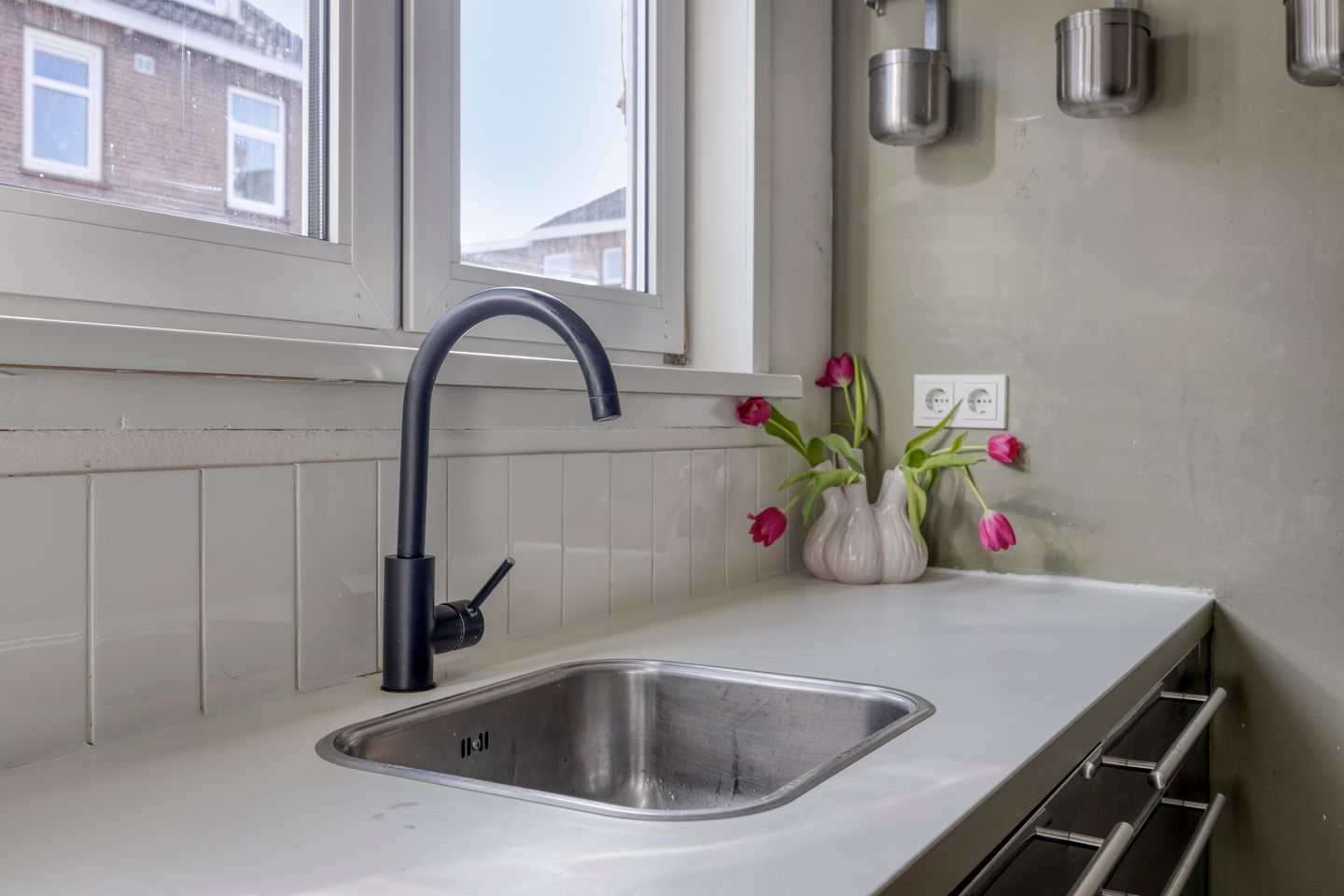 Charming Move-in Ready End Terrace Home Near Tilburg City Center — 17