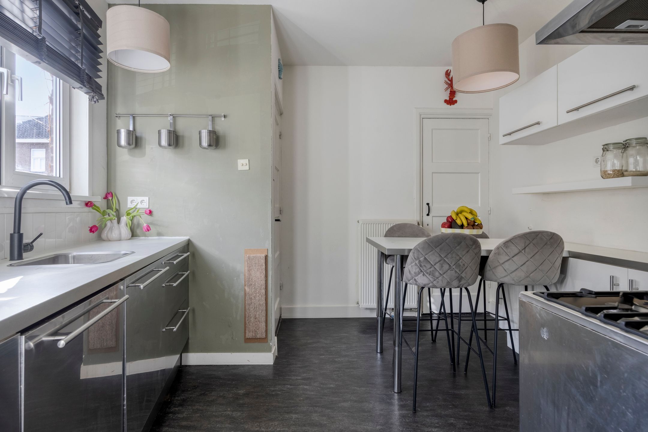 Charming Move-in Ready End Terrace Home Near Tilburg City Center — 19