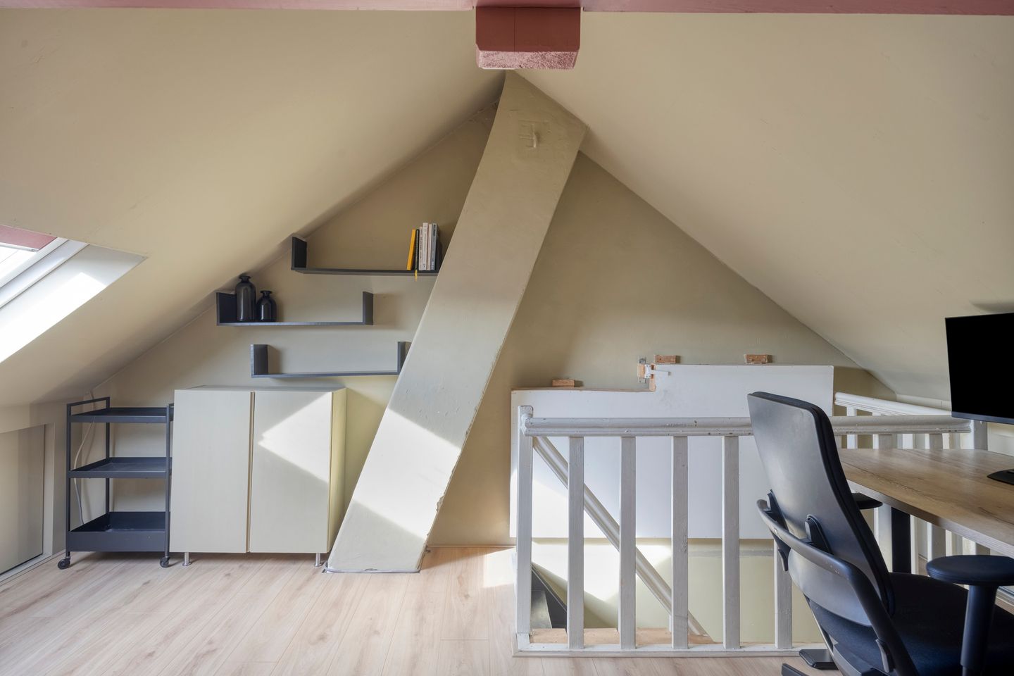 Charming Move-in Ready End Terrace Home Near Tilburg City Center — 37