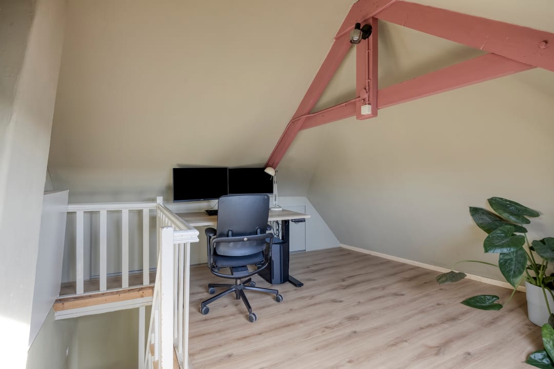 Charming Move-in Ready End Terrace Home Near Tilburg City Center — 38