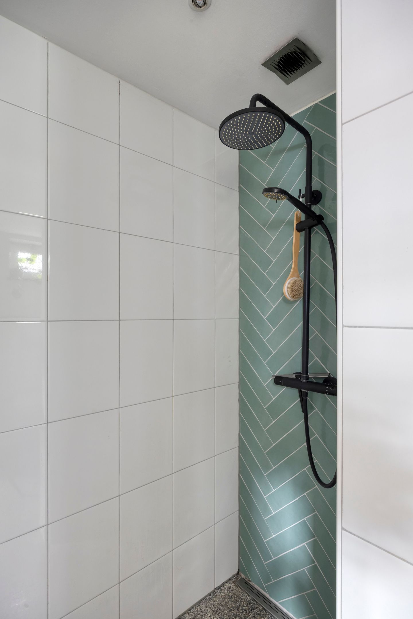 Charming Move-in Ready End Terrace Home Near Tilburg City Center — 23
