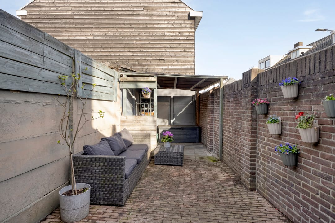 Charming Move-in Ready End Terrace Home Near Tilburg City Center — 40