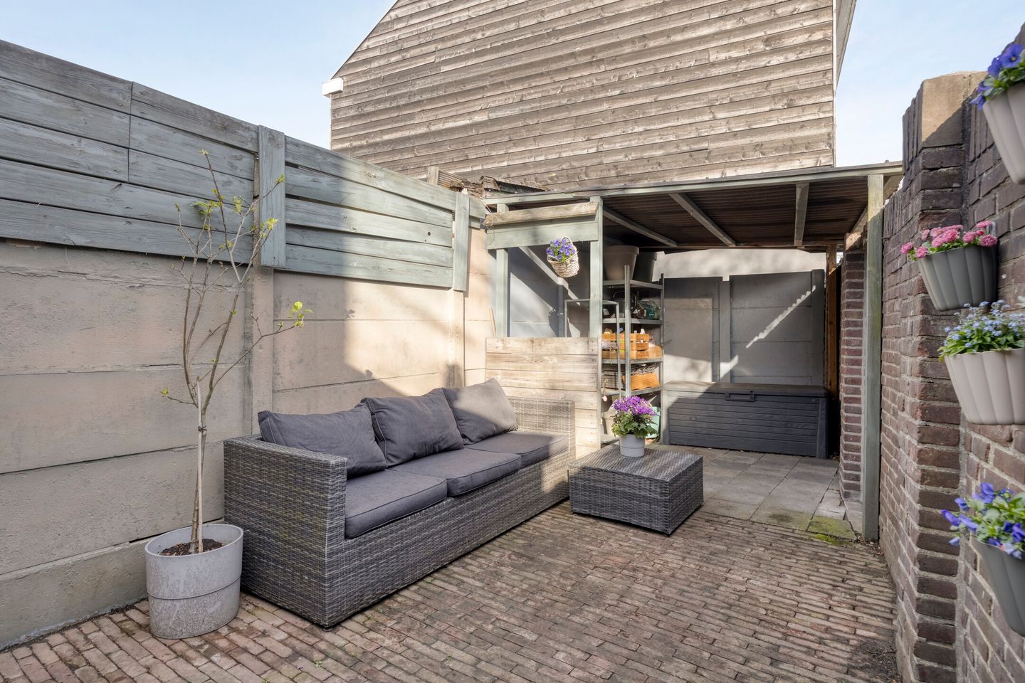 Charming Move-in Ready End Terrace Home Near Tilburg City Center — 41