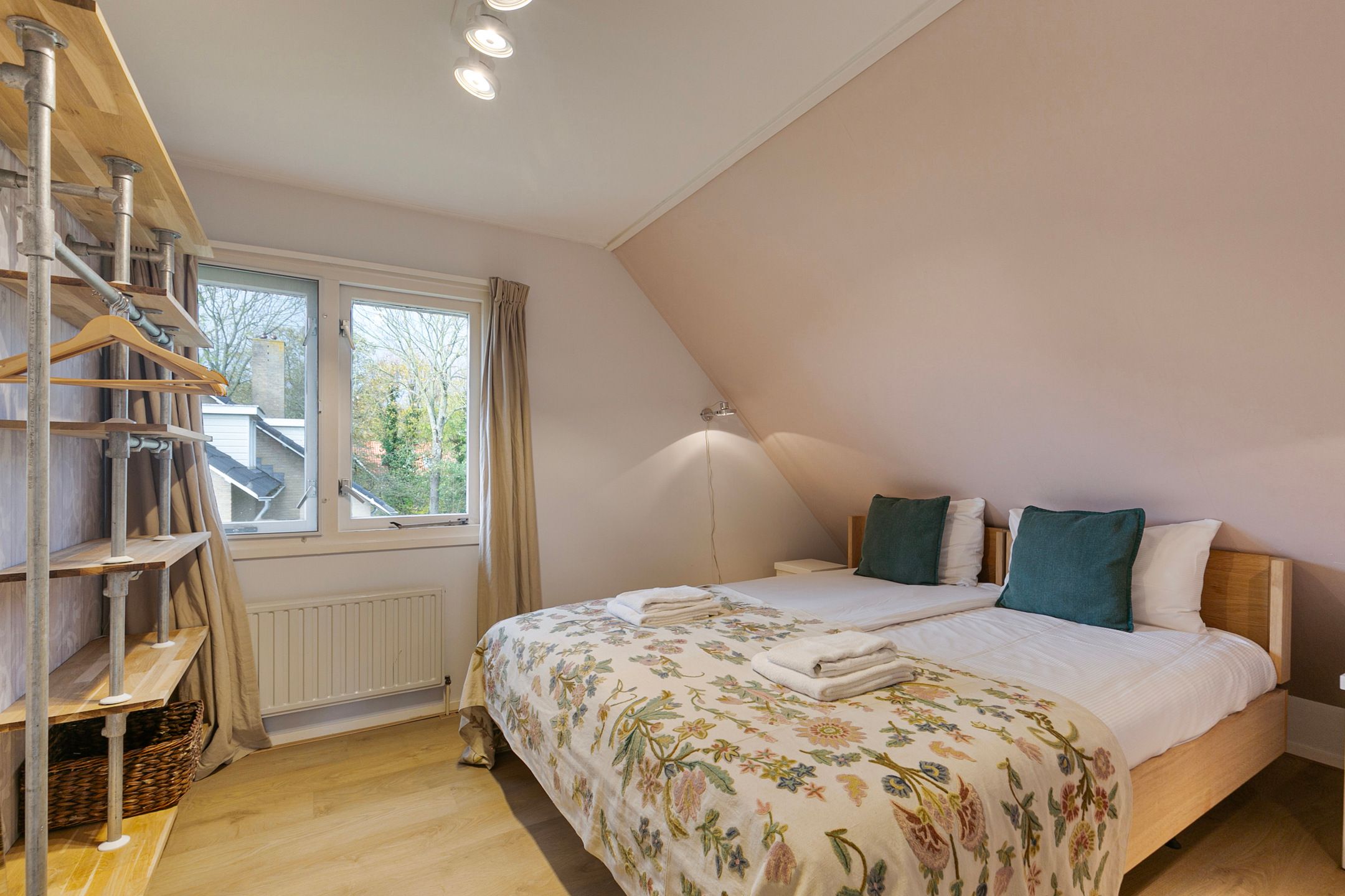 Foto 36 van Jhr. de Casembrootplein 23