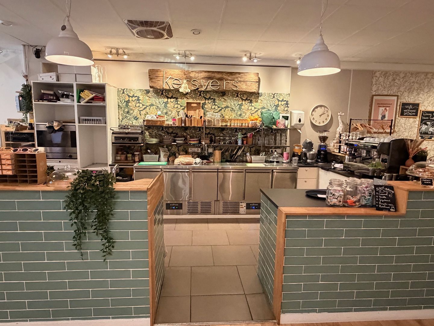 View photo 5 of Raadhuisstraat 412