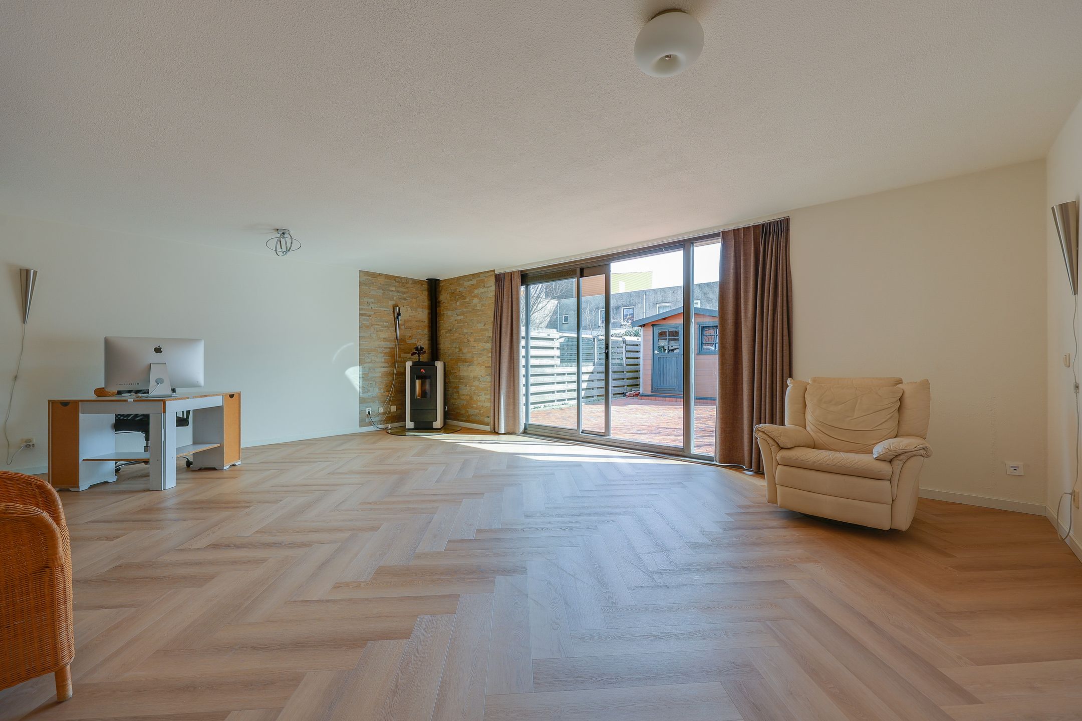 Photo 3 of E. du Perronstraat 35