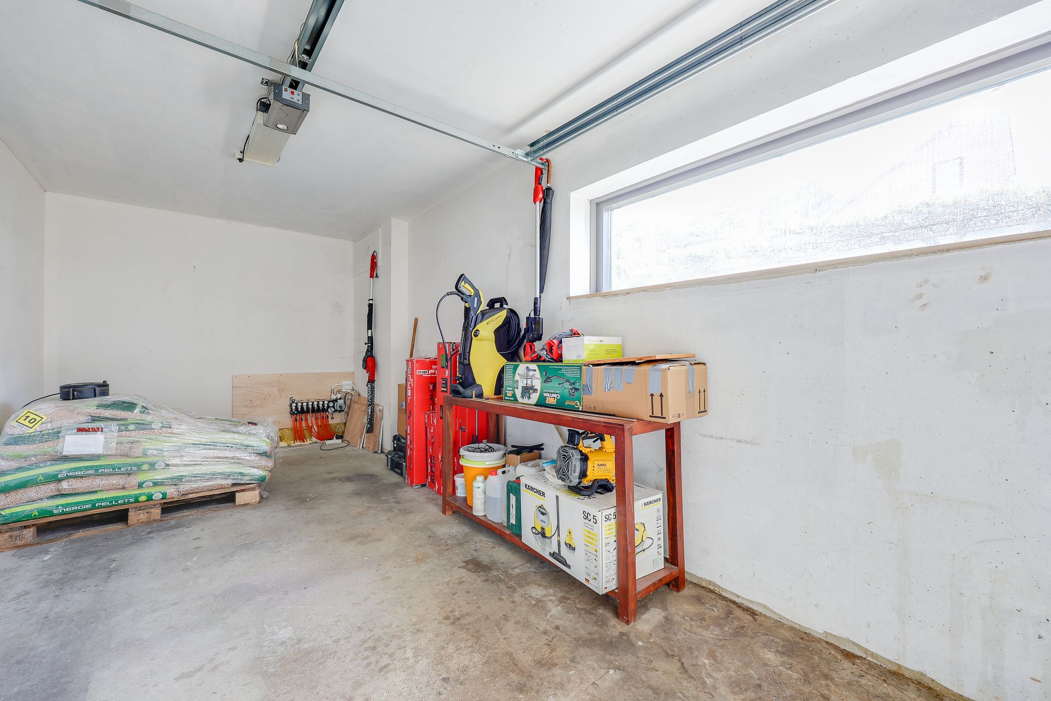 Photo 15 of E. du Perronstraat 35