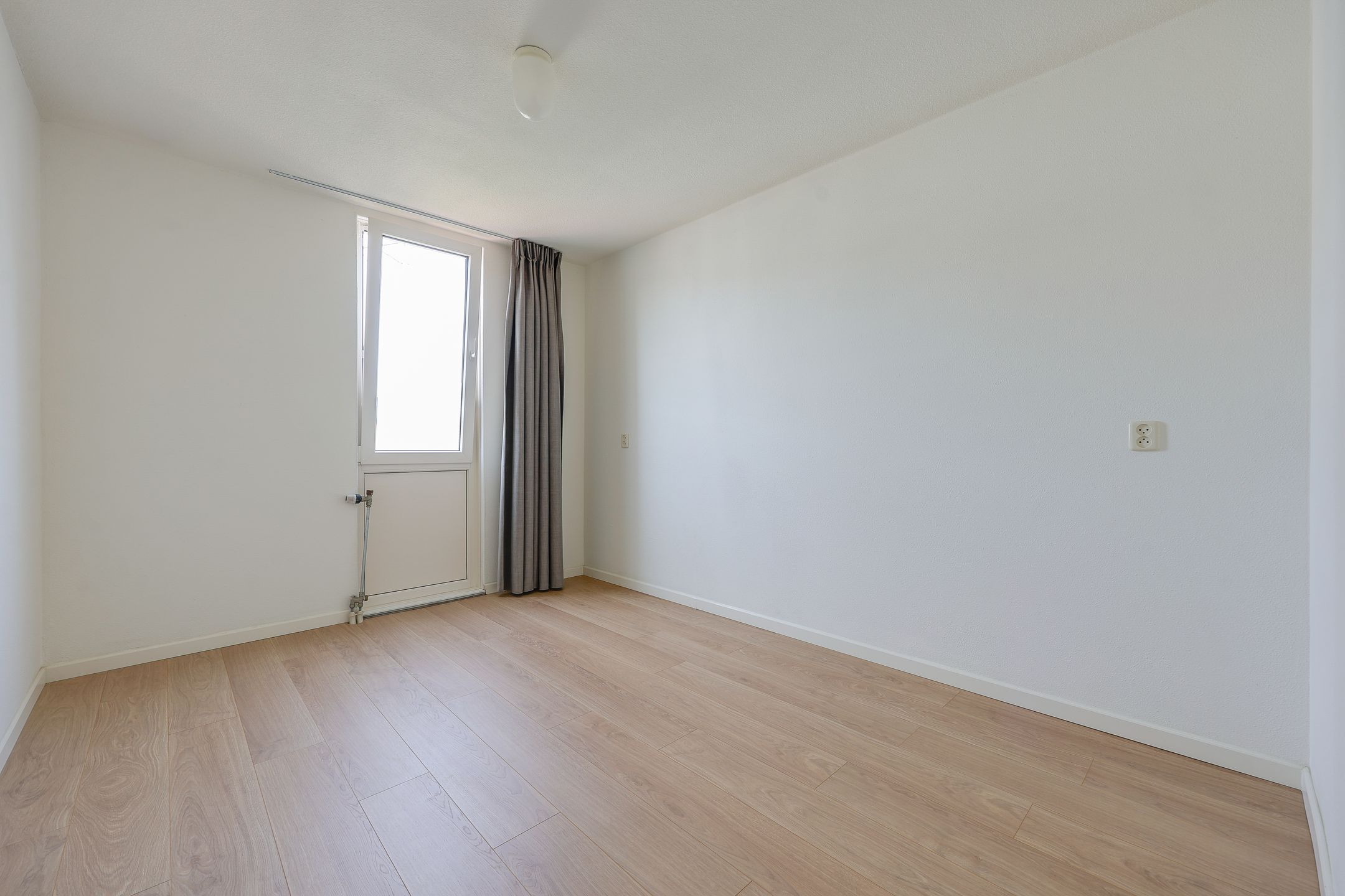 Photo 18 of E. du Perronstraat 35