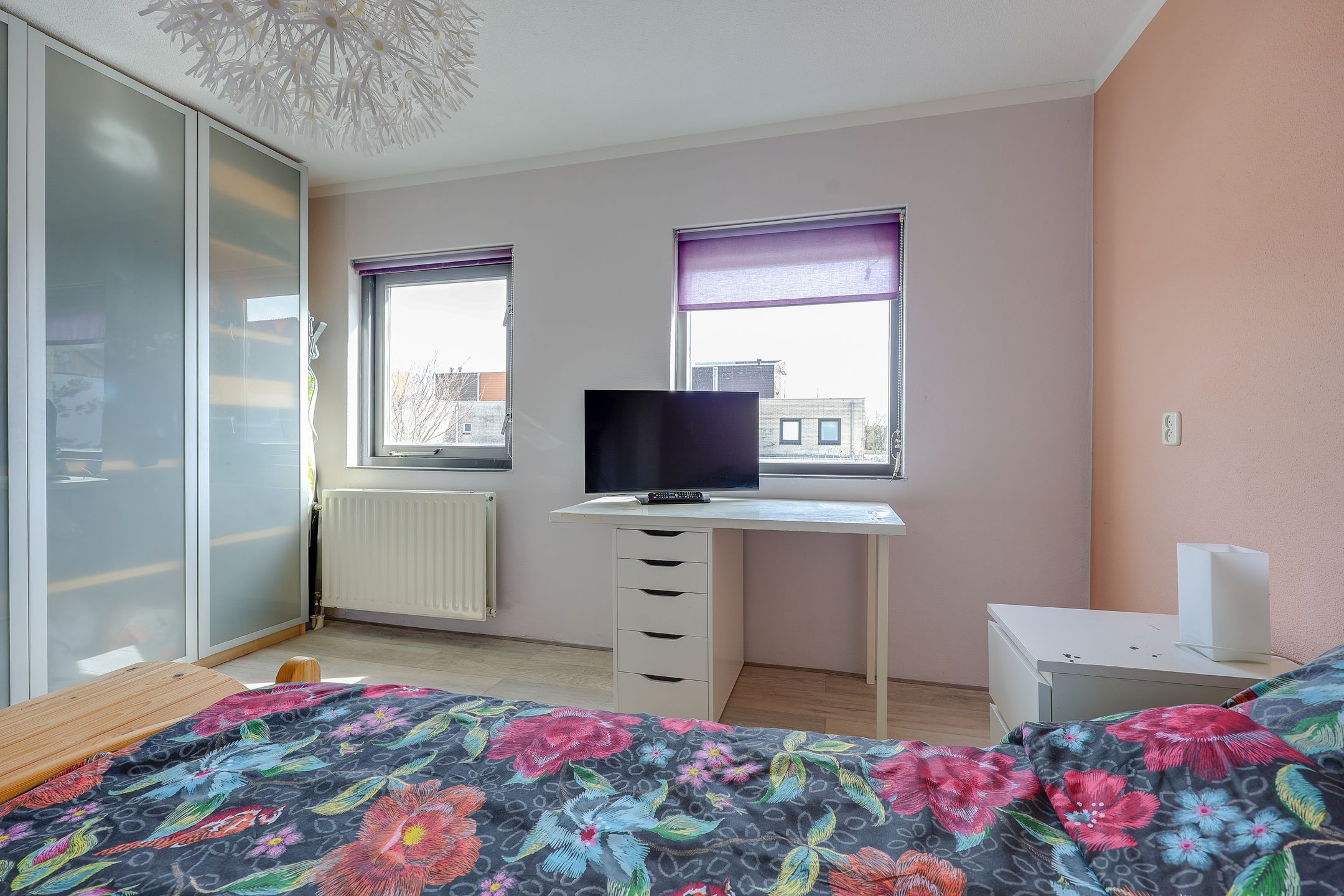 Photo 27 of E. du Perronstraat 35