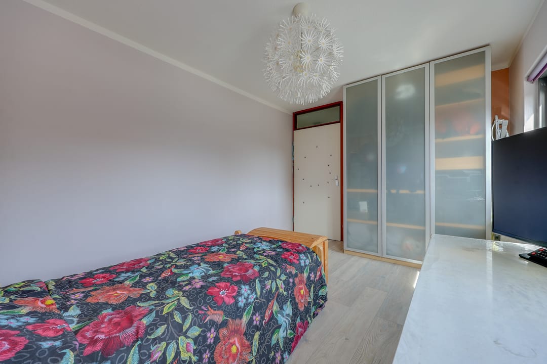 Photo 26 of E. du Perronstraat 35