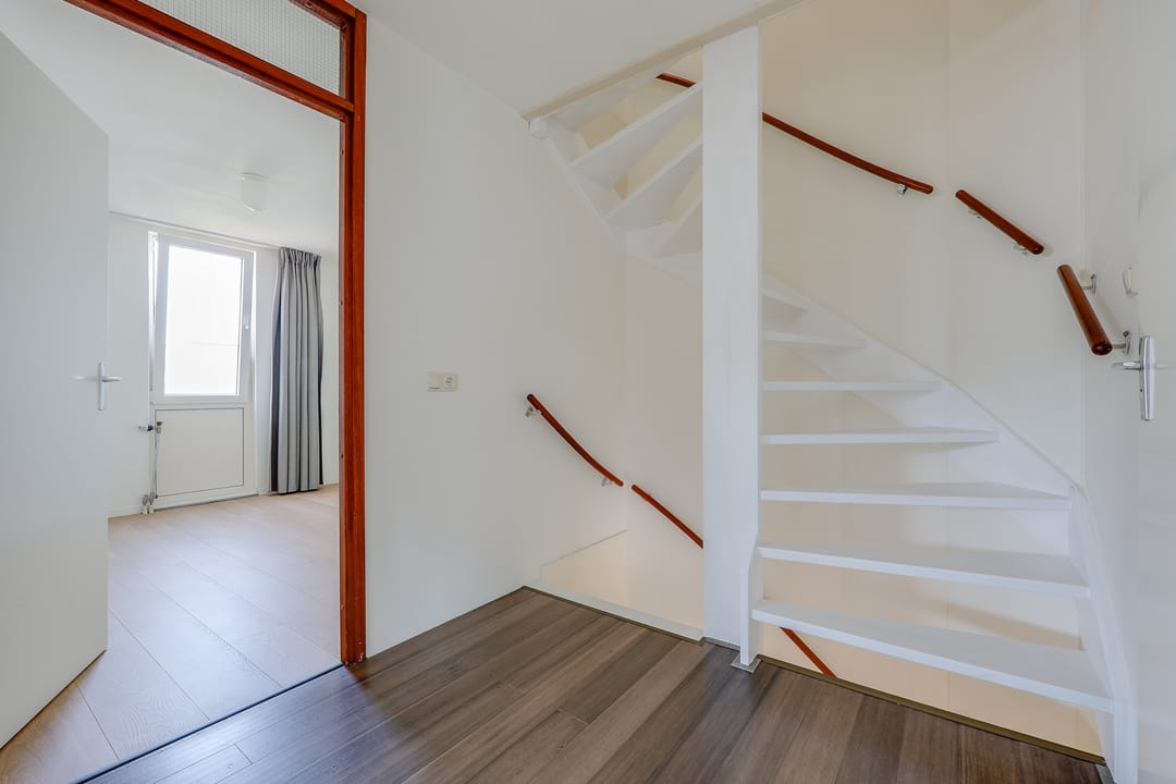 Photo 28 of E. du Perronstraat 35