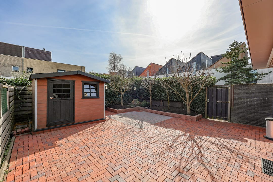 Photo 32 of E. du Perronstraat 35