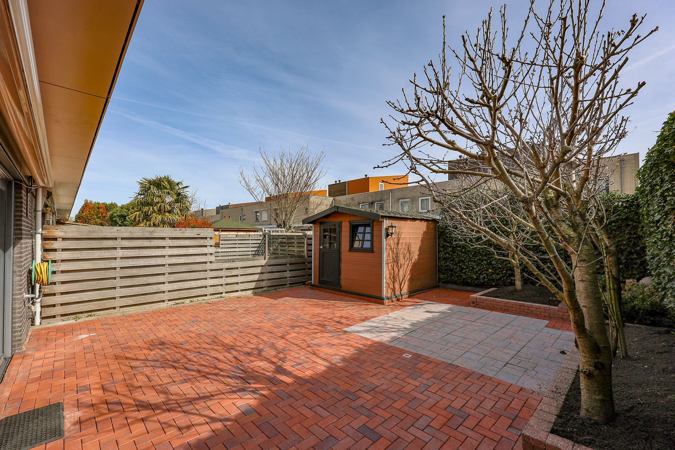 Photo 33 of E. du Perronstraat 35