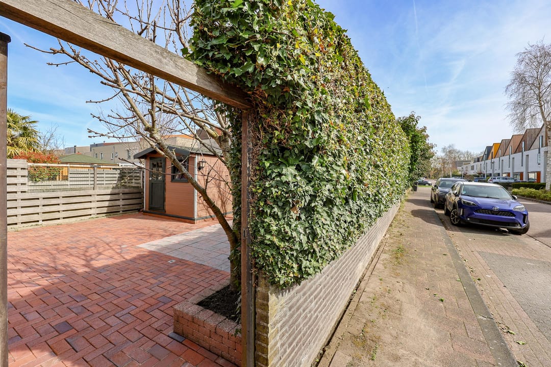 Photo 37 of E. du Perronstraat 35