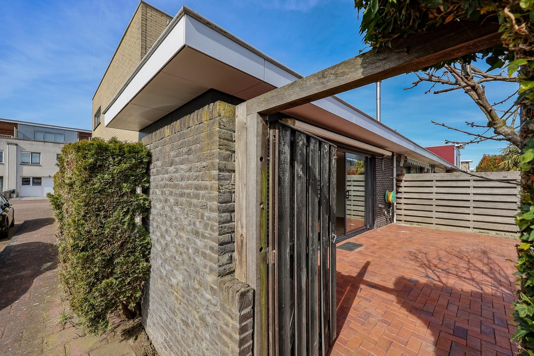 Photo 38 of E. du Perronstraat 35