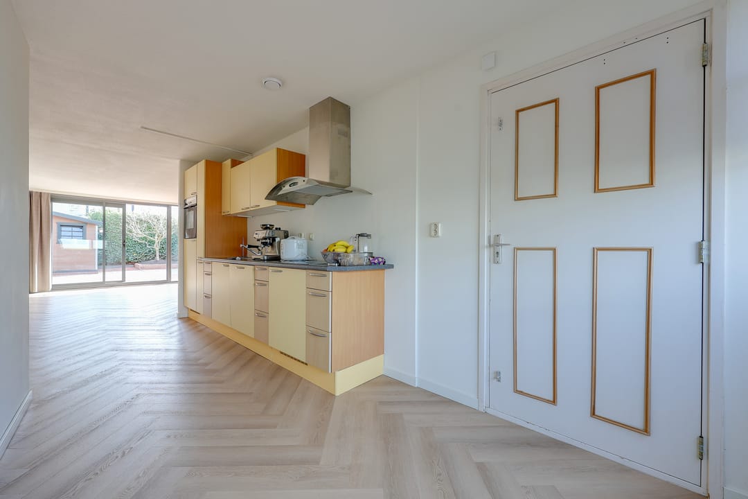 Photo 13 of E. du Perronstraat 35