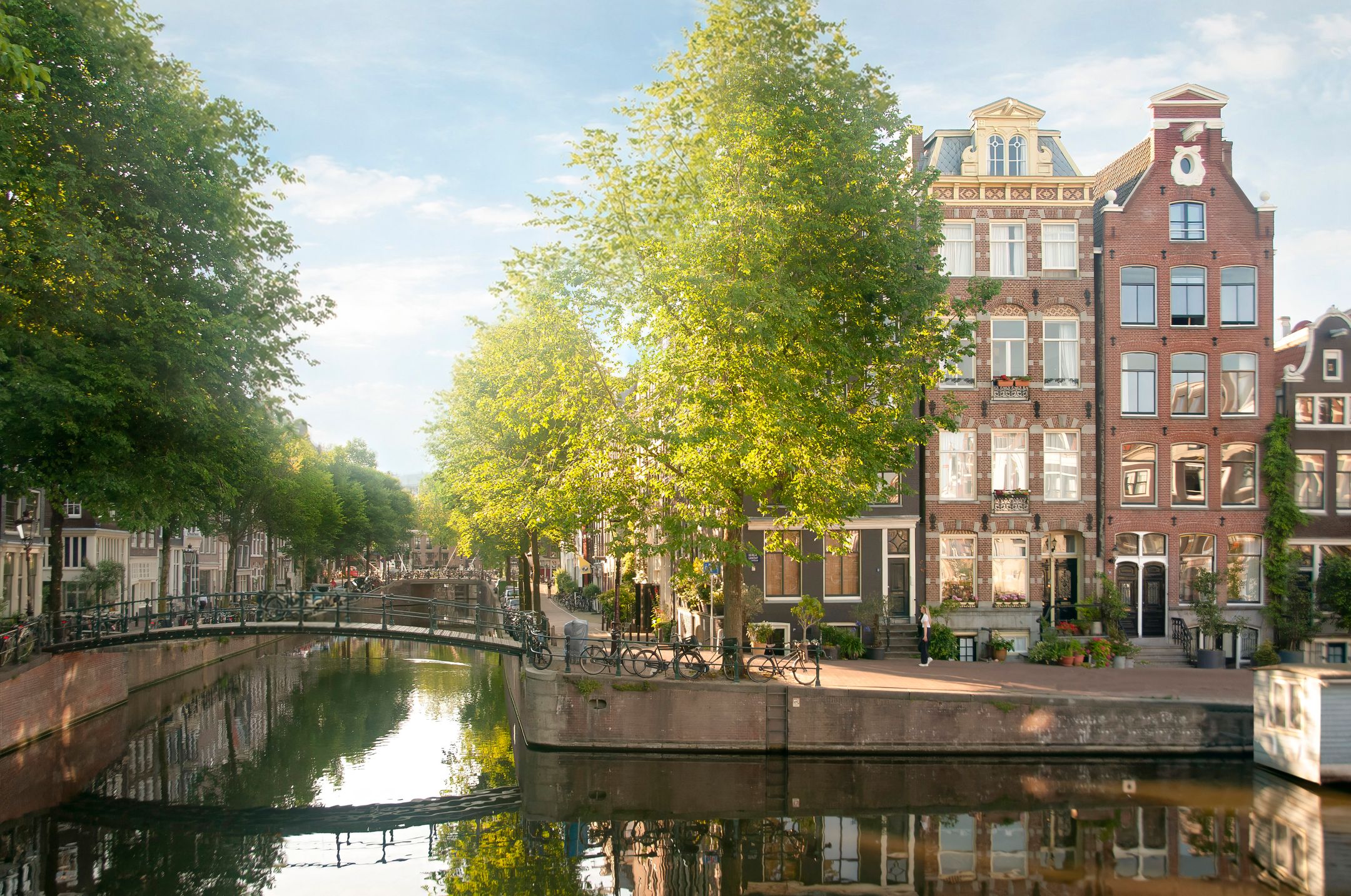 Exceptional 17th-Century Canal Apartment with High-End Turnkey Finish — 44