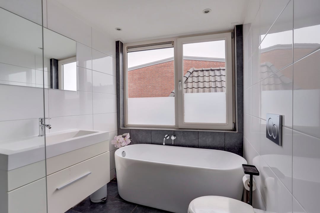 Photo 31 of Emmastraat 134