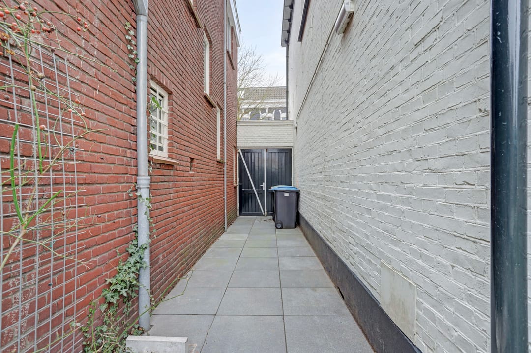 Photo 41 of Emmastraat 134