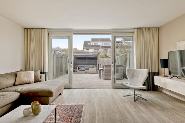 Photo 2 of Overweg 170