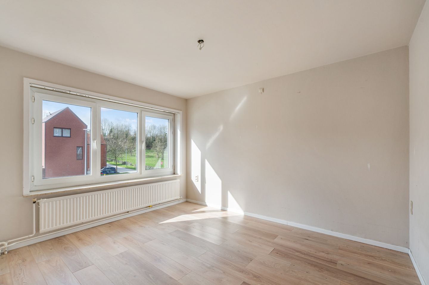 Photo 14 of Einde 88