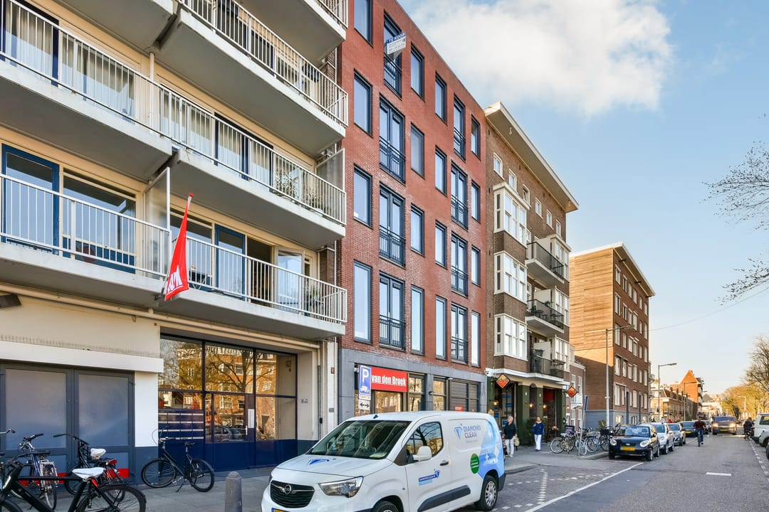 Appartement met terras en uitzicht op het water in Amsterdam-West