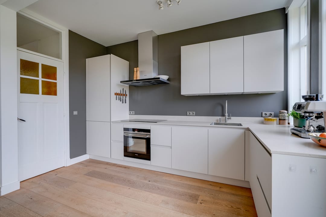Charming 1930s Semi-Detached House with Deep West-Facing Garden — 15