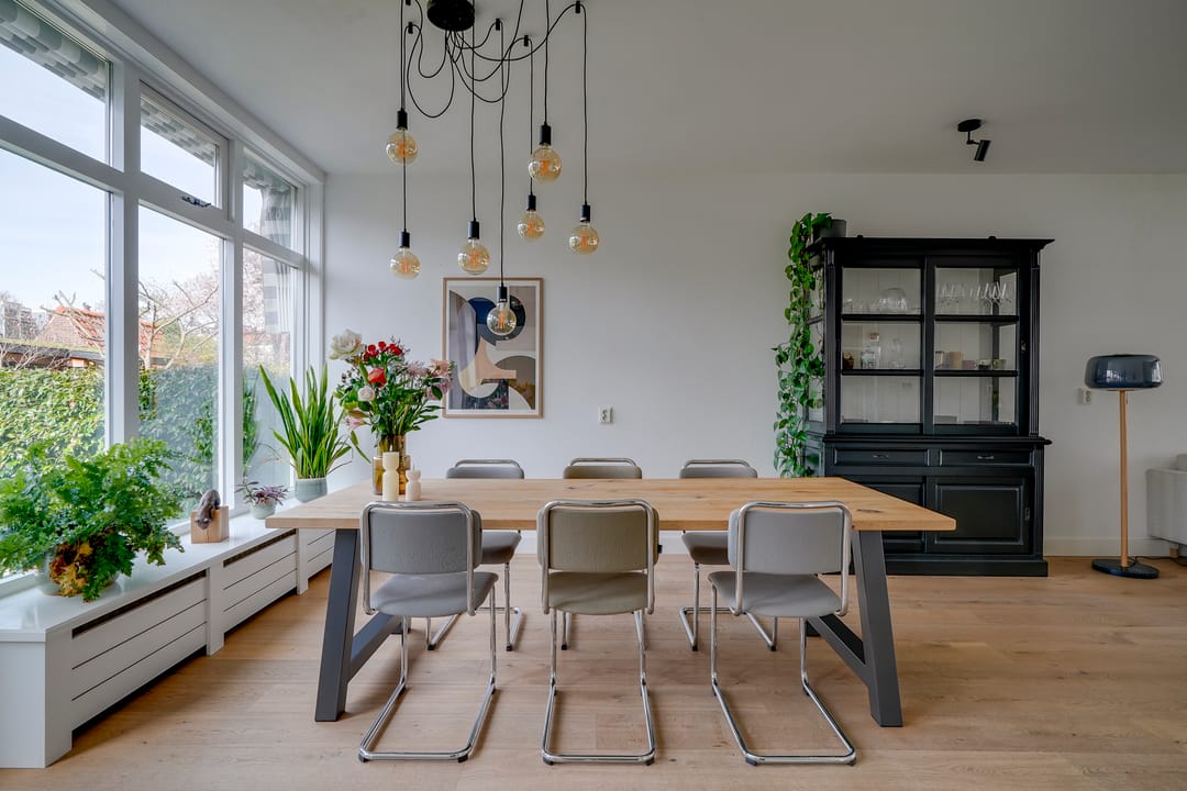 Charming 1930s Semi-Detached House with Deep West-Facing Garden — 16