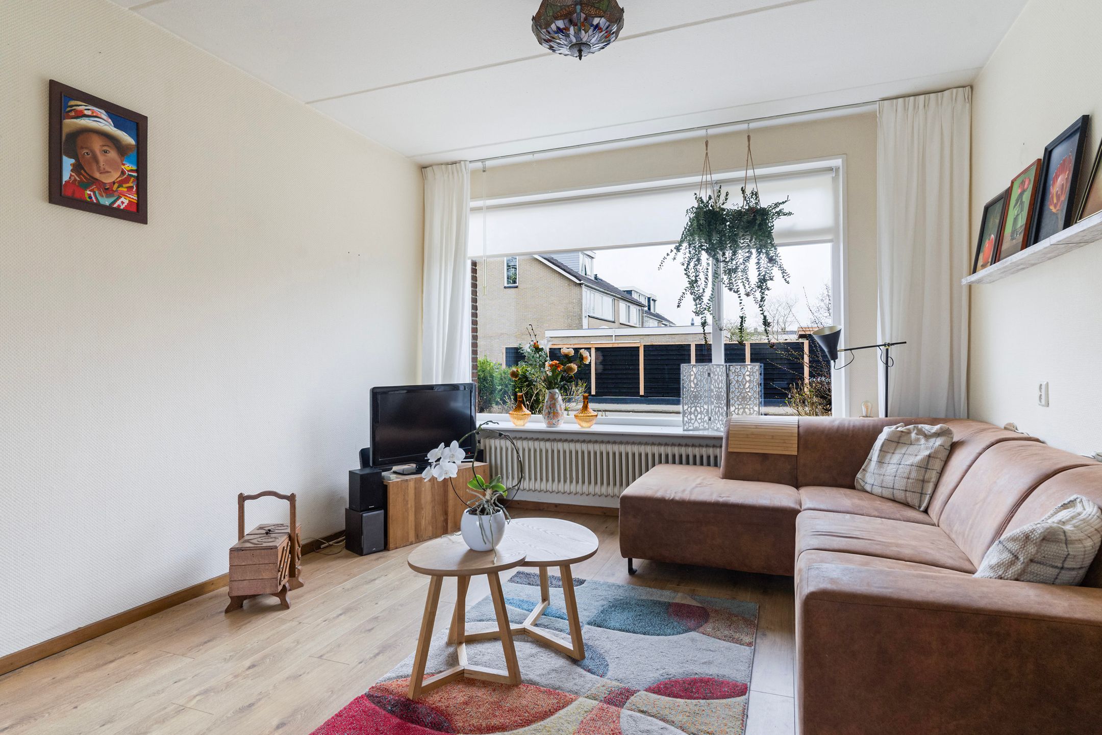 Photo 3 of Sixmastins 4